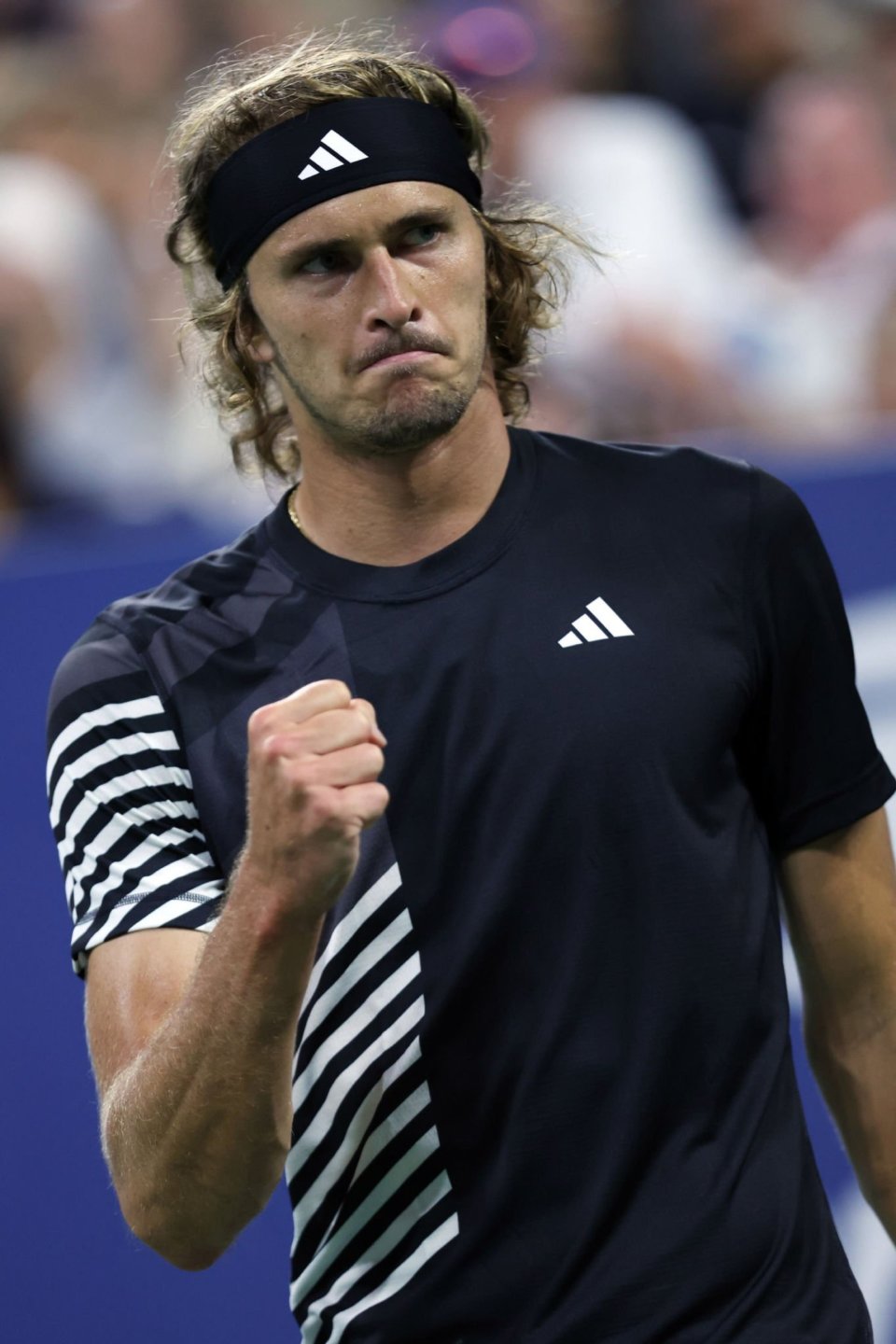 爱游戏APP-戴维斯杯鏖战美网，兹维列夫扛起全队