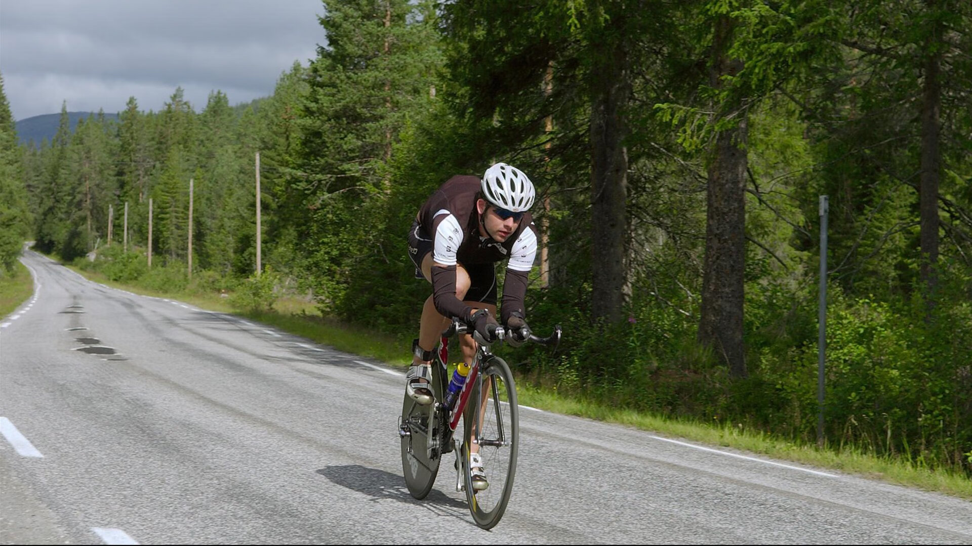 爱游戏入口-武切维奇,抢七夜的沉默巨人,与篮球本质的温柔重逢